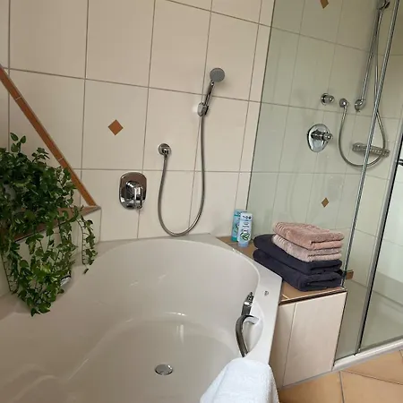 Froehlich Wohnen In Froelich *